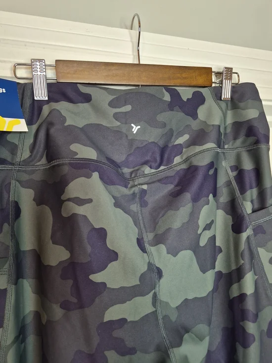 Old Navy Camo Leggings in Olive Green and Black 2x - Picture 8 of 11